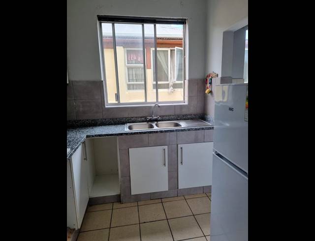 2 BEDROOM APARTMENT FOR SALE IN GLENWOOD